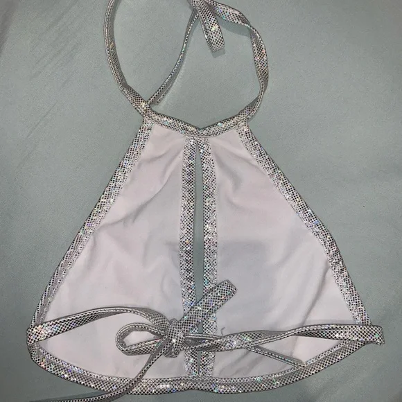 Holographic Silver/White Rave Keyhole Top - Picture 3 of 3